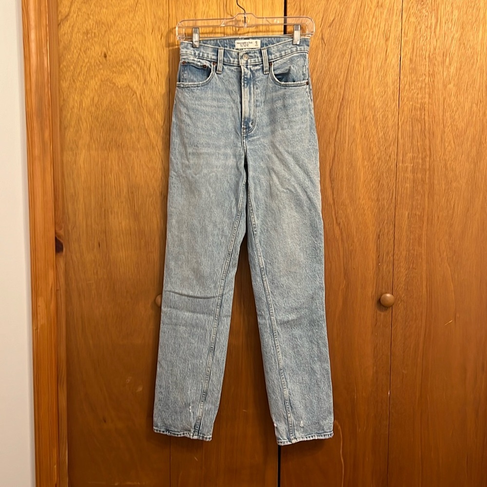 Abercrombie & Fitch Curve Love Ultra High Rise 90s Straight Jean 25r